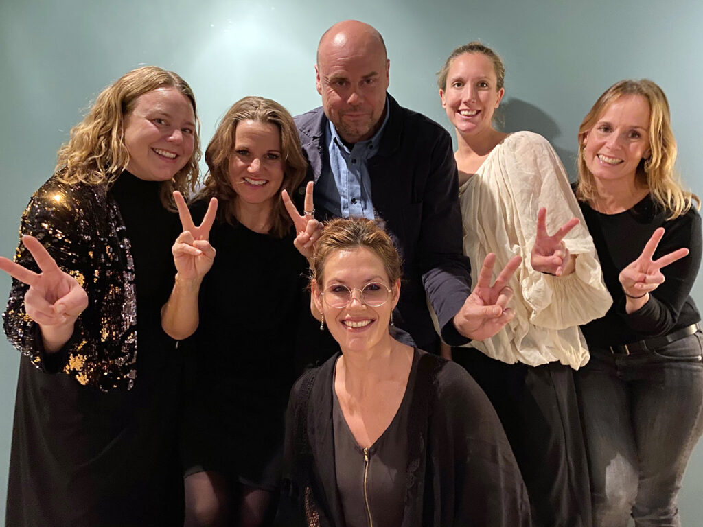 Axfoundations kollegor inom Framtidens mat firade på hemmaplan eftersom årets gala hölls digitalt; Maria Lundesjö, Anna Henning Moberg, Mattias Dernelid, Andrea Giesecke, Christin Hanssen och Madeleine Linins Mörner